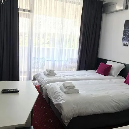 аква Hotel 3*